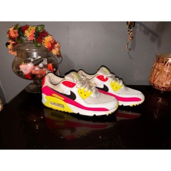 Nike Air Max 90 Pink Volt Sneakers - Picture 1 of 7